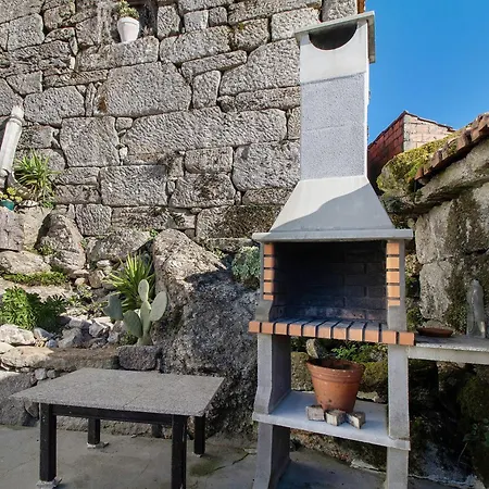 Holiday home Casaesquerda Cinza *