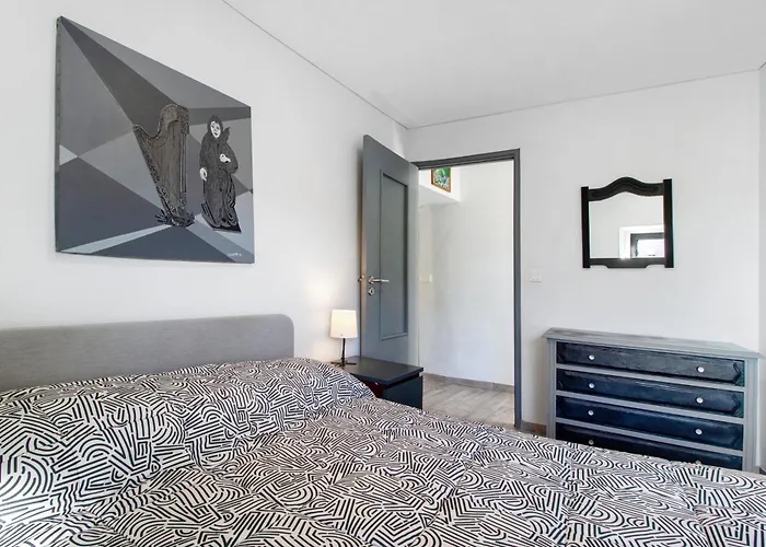 Casaesquerda Cinza Nyaraló Vieira do Minho